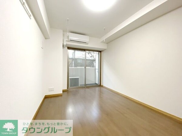 寝室(同シリーズ)