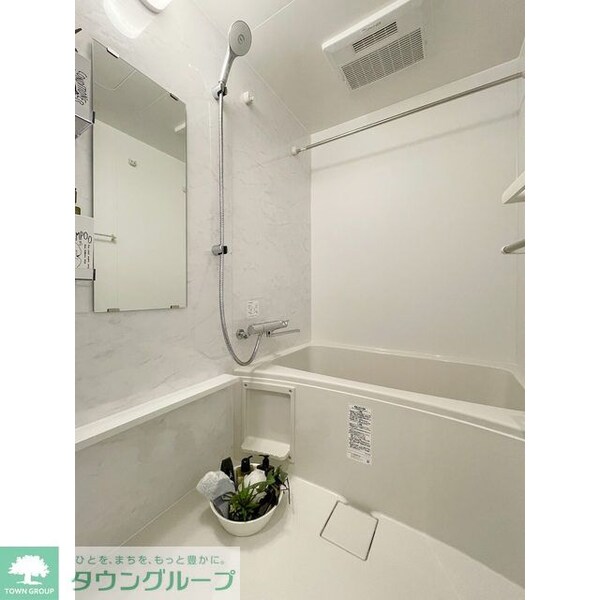 バス／シャワールーム等(【家具/調度品に関しては配置例を示したものであり、実際の賃…)