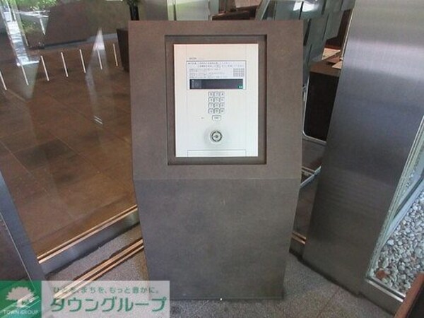 エントランス(オートロック　※2025年10月10日撮影)