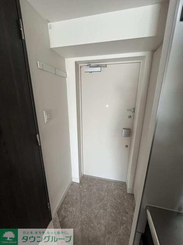 玄関(同室他階参照)