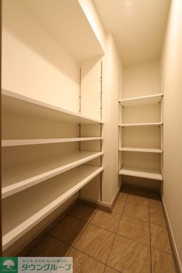 玄関(シューズインクローク)
