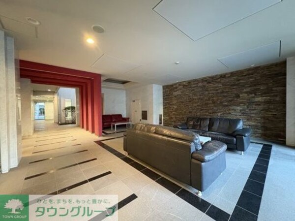 ロビー(駐車場)