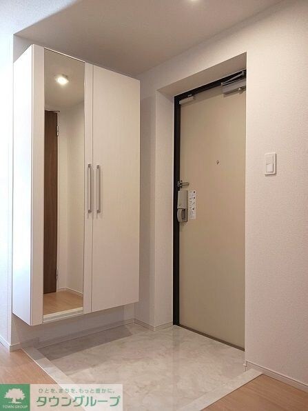 物件内観写真8　(玄関)