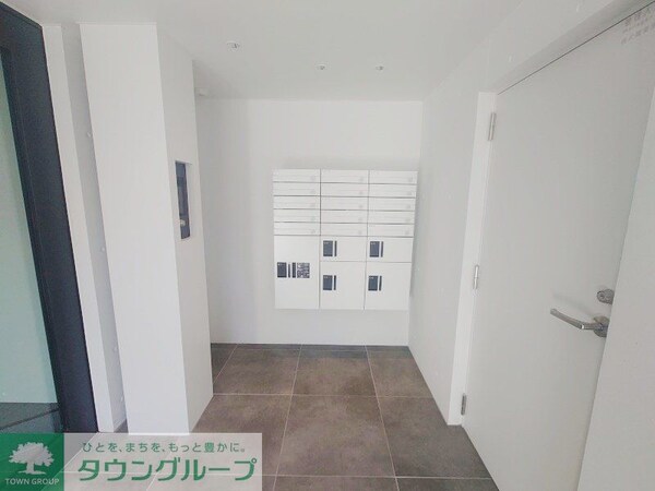 エントランス(内見の予約先はタウンハウジング新中野店になります★★)