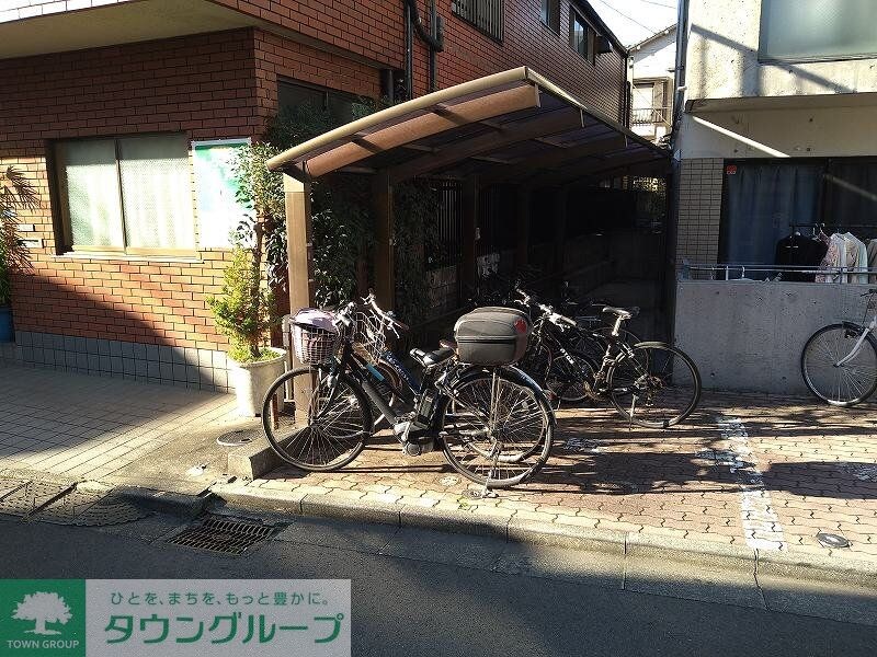 物件内観写真9　(駐輪場)