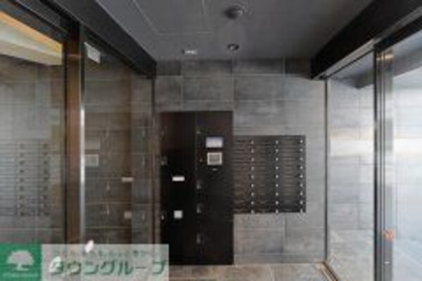 エントランス(内見の予約先はタウンハウジング新中野店になります★★)