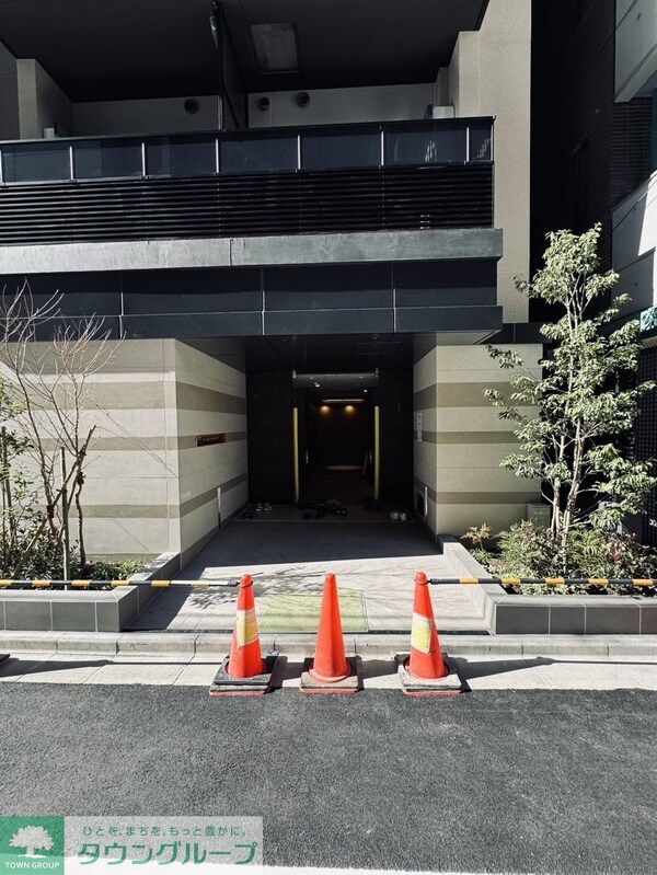 エントランス(駐車場)