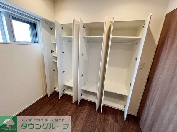 収納(お問合せは(株)タウンハウジング東京へ)