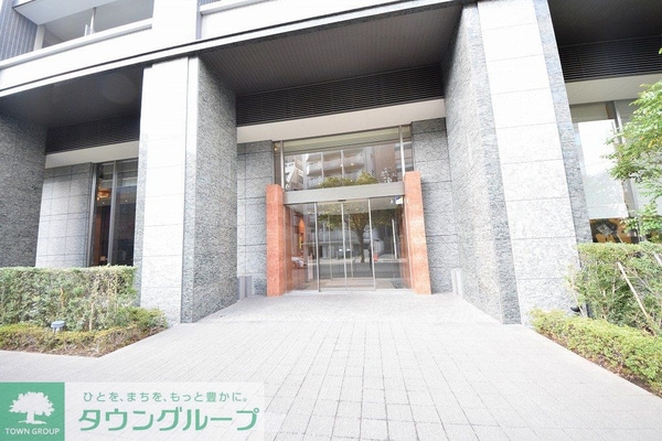 エントランス(お問合せは(株)タウンハウジング東京へ)