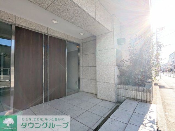 エントランス(部屋探しは株式会社　タウンハウジング　までお気軽にお問合せ…)