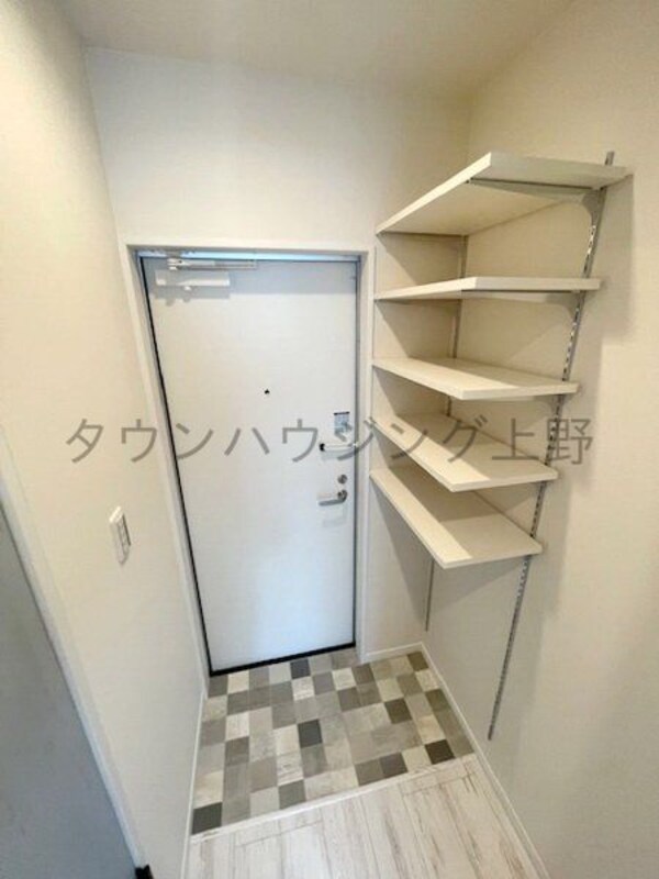 玄関(収納)