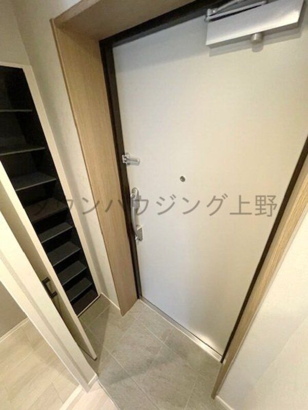 玄関(バルコニー)