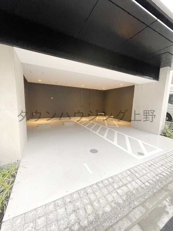 駐車場(玄関)