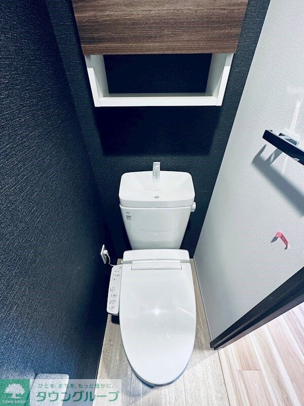 トイレ(【参考】F2typeの写真となっております。)