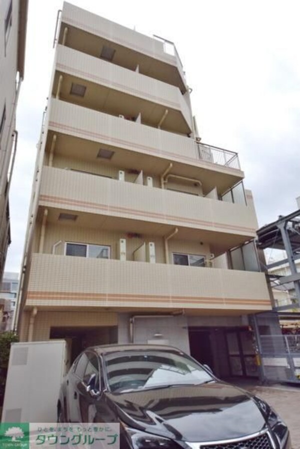 外観(地上8階建て)