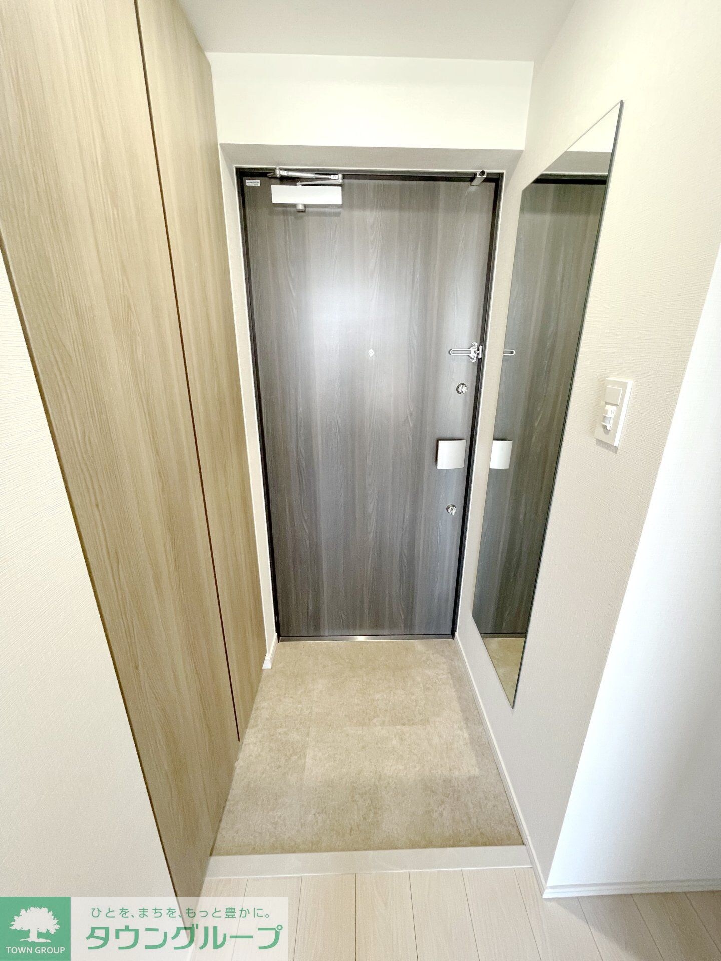 物件内観写真10　(玄関)