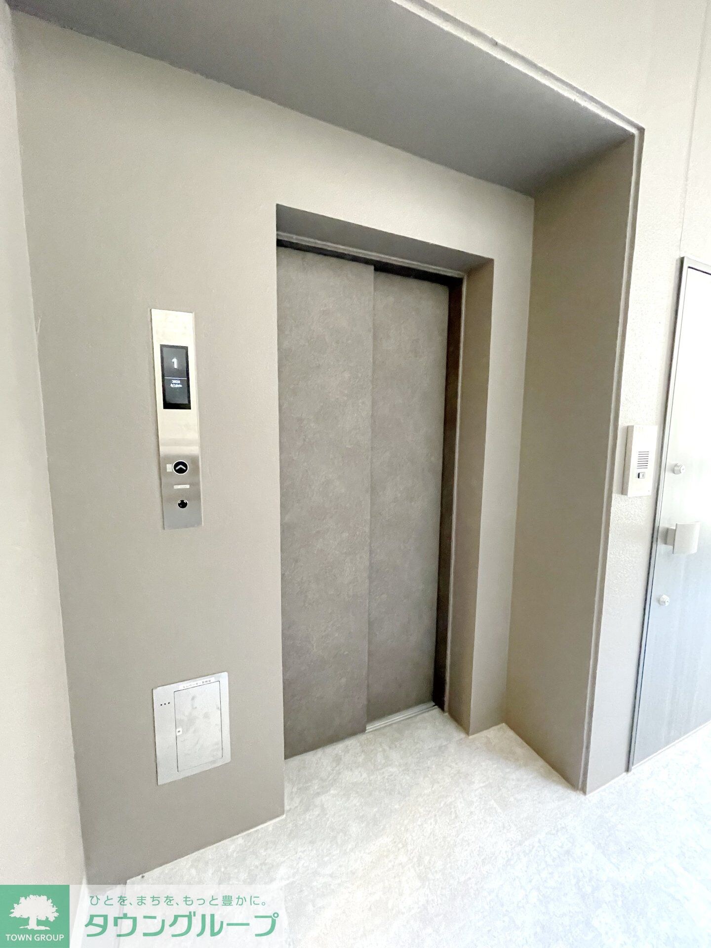 物件内観写真27　(玄関)