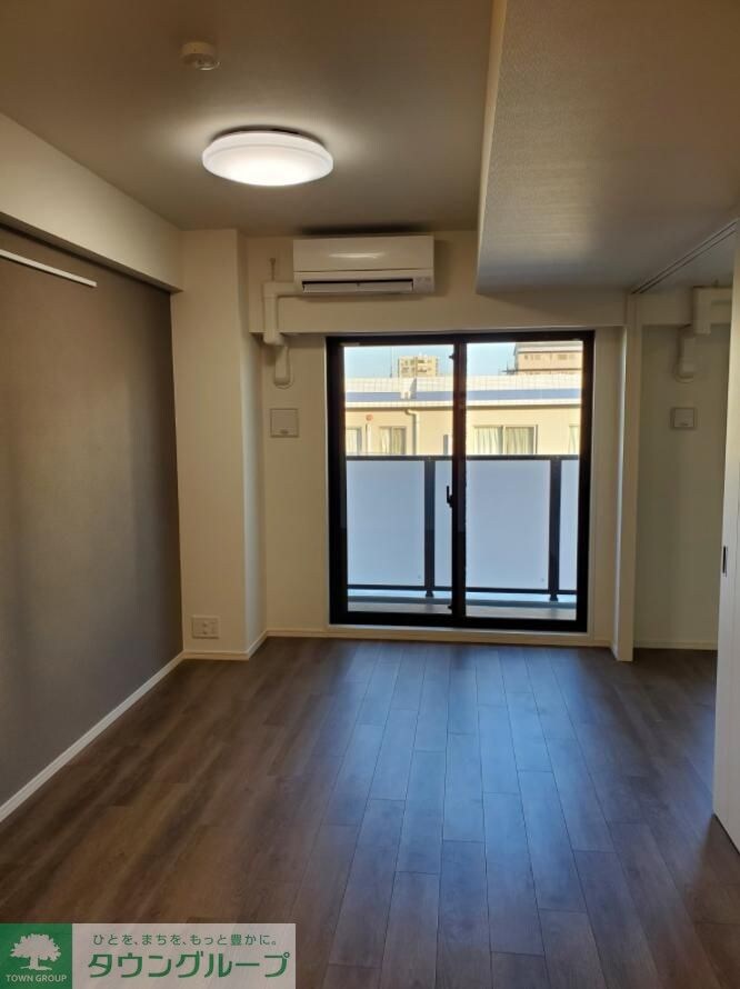 物件内観写真2　(リビング/居室)