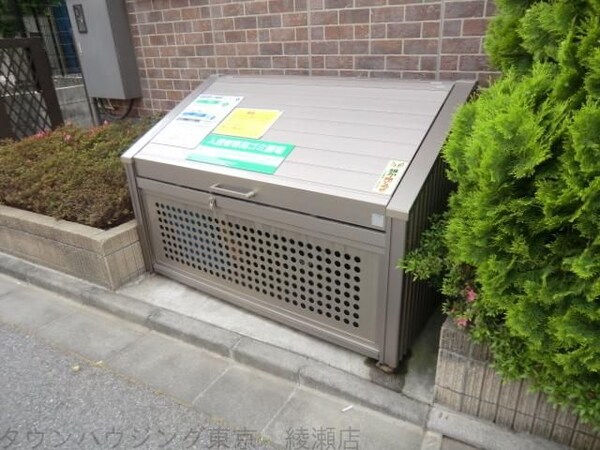 共有部分(専用ごみ置き場あり)