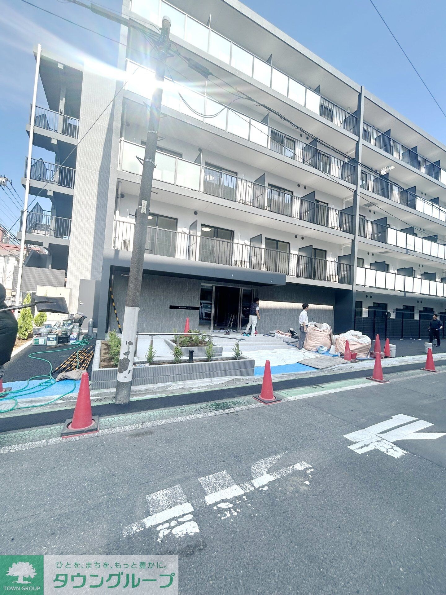 物件内観写真8　(駐車場)