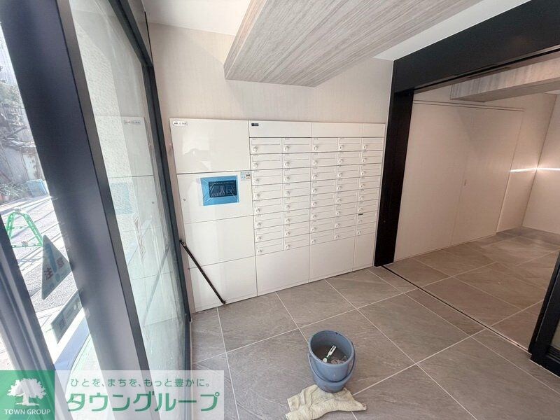 物件内観写真16　(エントランス)