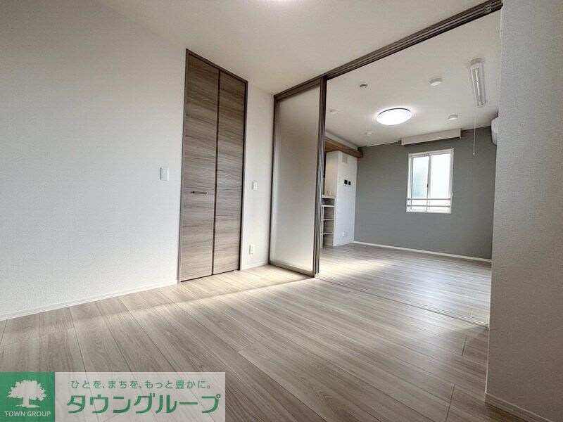 物件内観写真10　(リビング/居室)