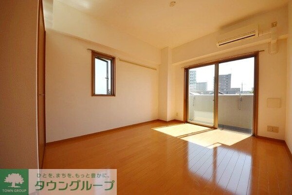 リビング・居室(※別号室参考写真)