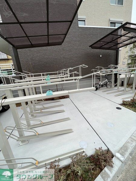 物件内観写真18　(駐車場)