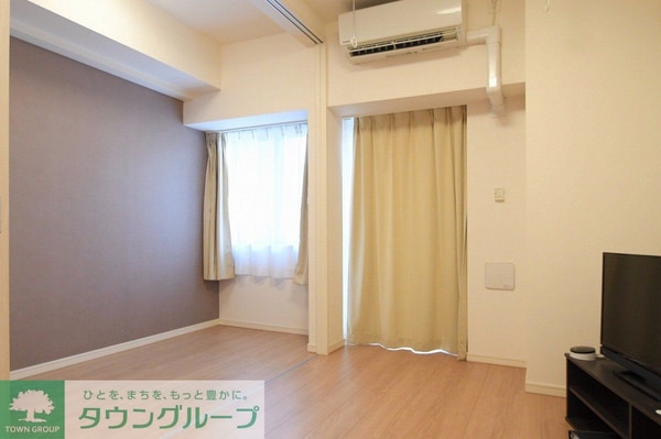 リビング・居室(アクセントクロスを採用しています。)