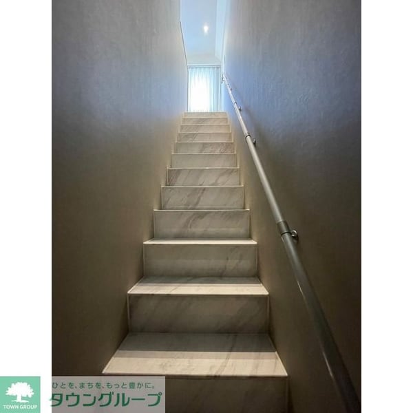 その他(4階に行く階段)