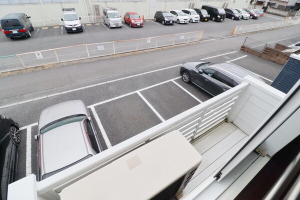 バルコニー(駐車場)