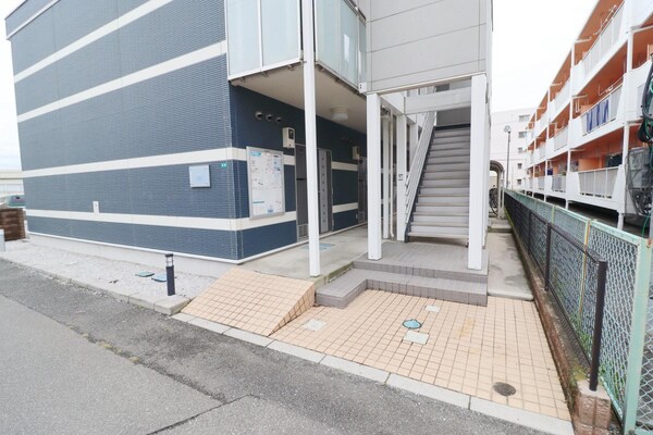 エントランス(庭)