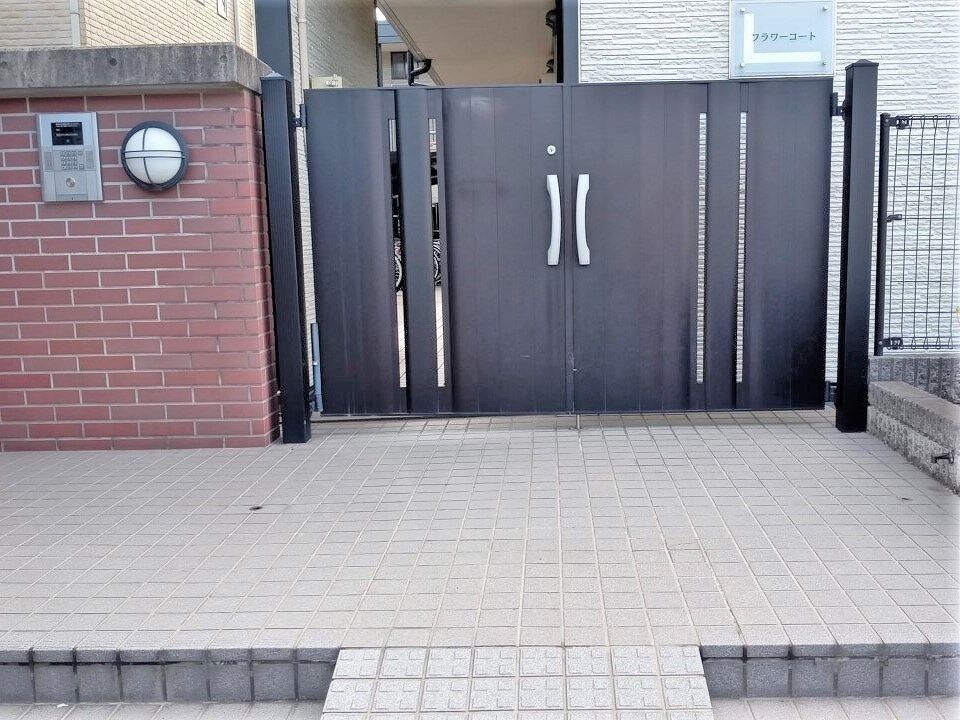 物件内観写真13　(オートロックゲート)