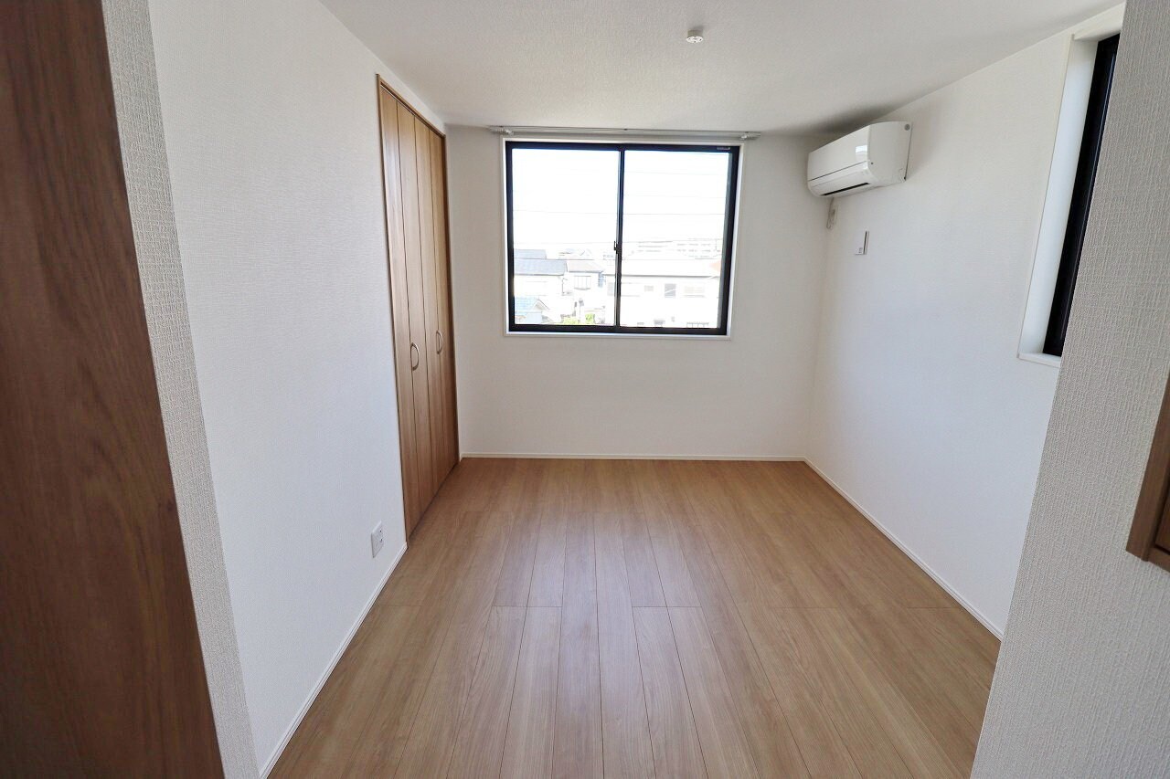 物件内観写真11　(リビング/居室)