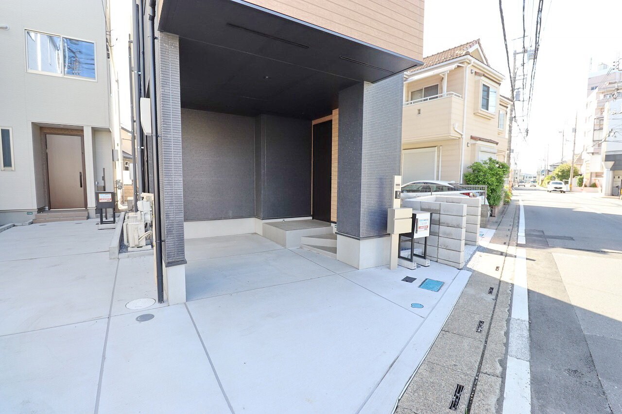 物件内観写真4　(駐車場)