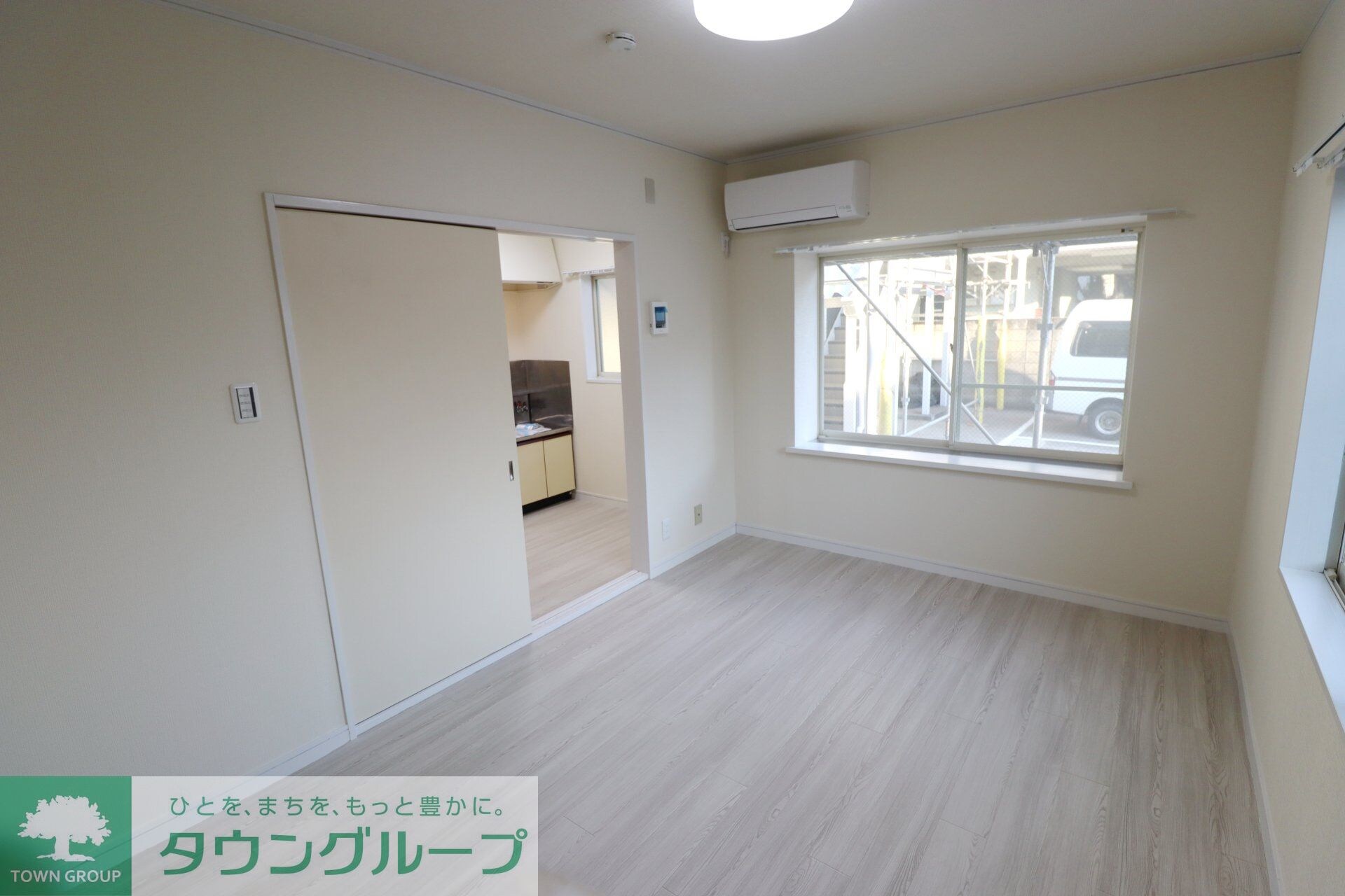 物件内観写真11　(リビング/居室)