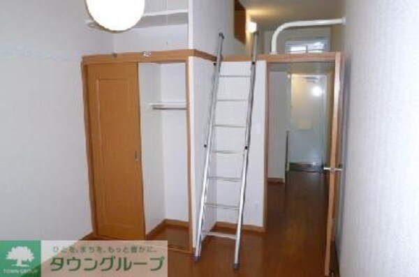 その他室内・内装(1Fフローリング、2Fジュータン敷き)