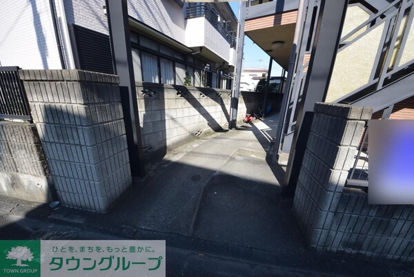 ロビー(駐車場)