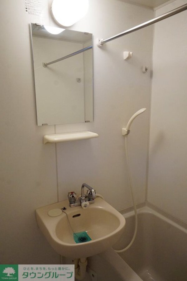 洗面(205号室の写真を使用してます。)