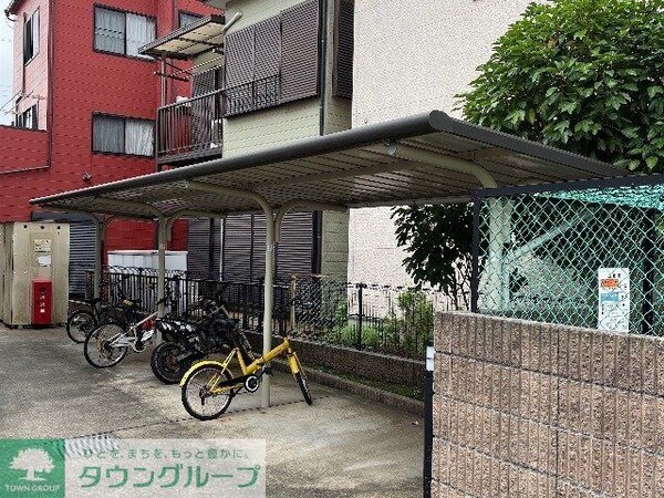 エントランス(駐輪場)