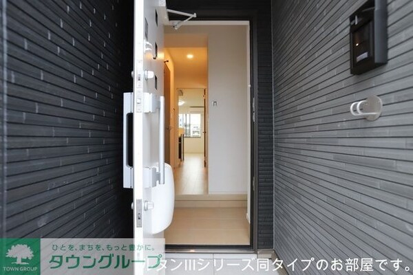 玄関(同施工参考写真)
