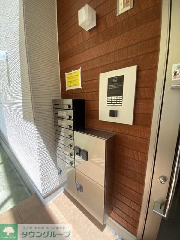 エントランス(駐車場)