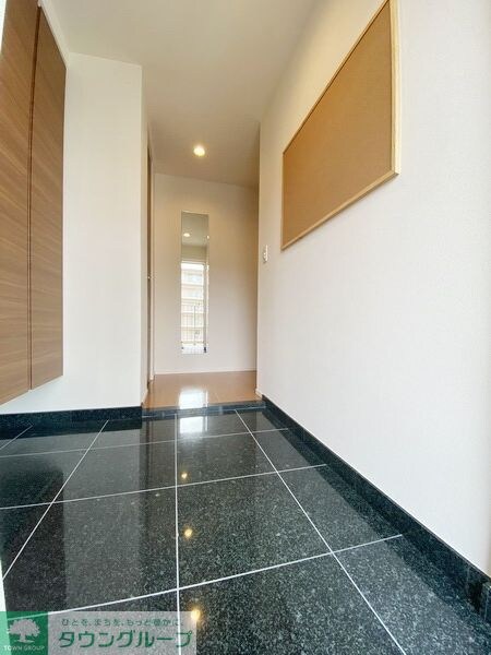 物件内観写真16　(玄関)