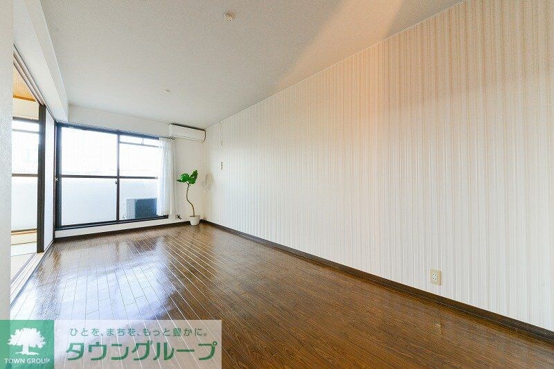 物件内観写真2　(リビング/居室)