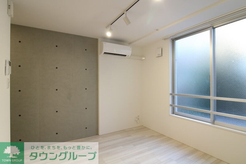 物件内観写真2　(リビング/居室)