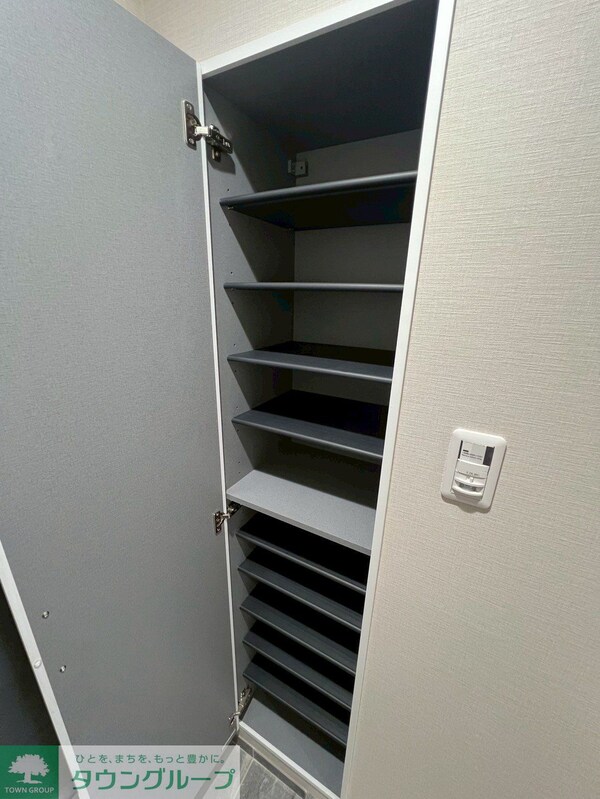 玄関(お部屋探しはタウンハウジングへ♪)