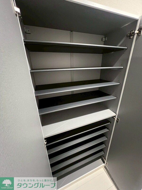 玄関(お部屋探しはタウンハウジングへ♪)