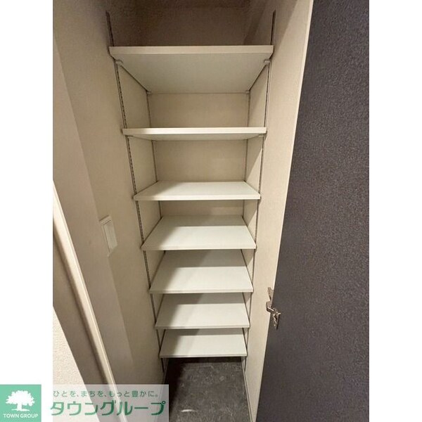 設備(シューズボックス)