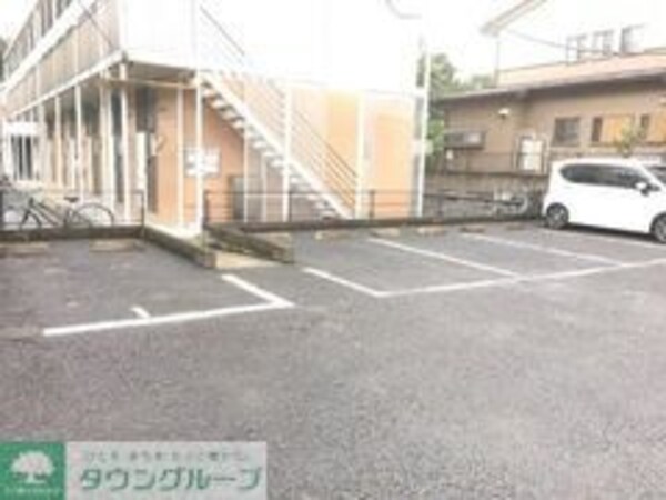 駐車場(タウンハウジング調布店まで♪)
