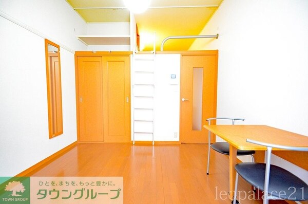 リビング・居室(設備・仕様は号室により異なる為、現況を優先致します。)
